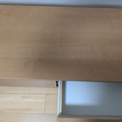 Table with storeage spaceの画像