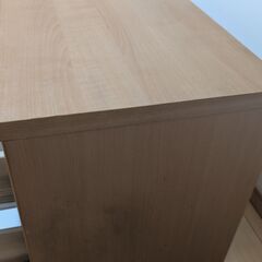 Table with storeage spaceの画像