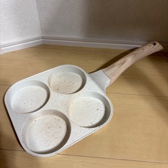 四つ穴フライパンの画像