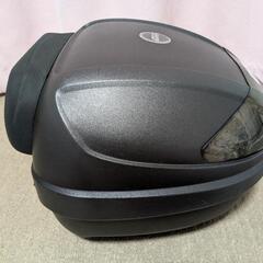 GIVIモノロックトップケース　リアボックスの画像