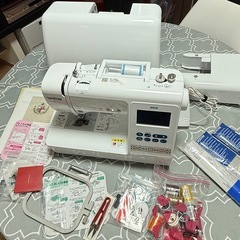 パリエ EMM1901 刺繍付きコンピュータミシンの画像