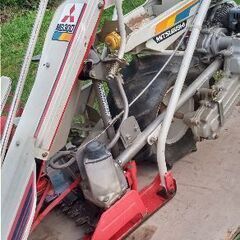 三菱1輪1条刈りバインダー　MB30D 秋晴れの画像