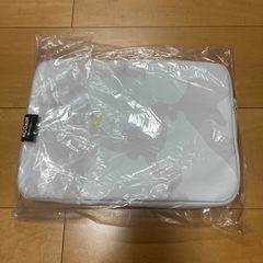 ムーミン　タブレットポーチの画像