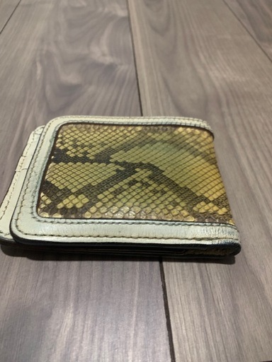 フラットベッド　財布