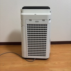 SHARP 加湿空気清浄機　KC-H50-W 2018年製
の画像