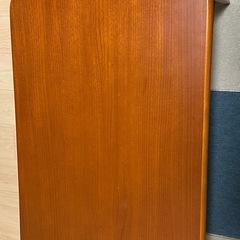 折りたたみ式テーブルの画像