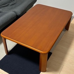 折りたたみ式テーブルの画像