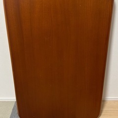 折りたたみ式テーブルの画像