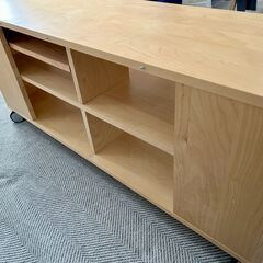 IKEAのテレビラックの画像