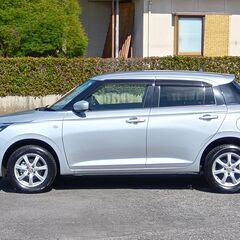 家で買える！R6年 現行スイフト4WD！走行4千キロ！予備検査付！修復無し！アンドロイドナビ！国定駅４キロor伊勢崎駅７キロor前橋駅13キロの画像