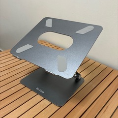 ノートパソコンスタンドの画像