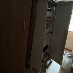 鏡付き収納の画像
