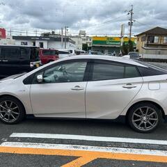 長〜い車検付きトヨタプリウスの画像
