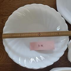 白いお皿６種類12枚の画像