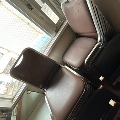 イス早い者勝ちの画像
