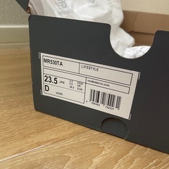 ニューバランス　靴箱・ギフト袋セットの画像