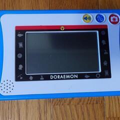 プログラミング学習ができるドラえもんのカメラ付きタブレット　ACアダプターつきの画像