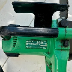 電動式チェーンソーの画像