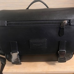 コーチ メンズショルダーバックの画像