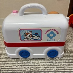 アンパンマン　お医者さん　車の画像