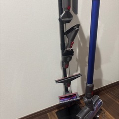 《お取引決まりました》付属品6点とスタンド付き！Dyson V10、v10、ダイソン、掃除機、クリーナーの画像