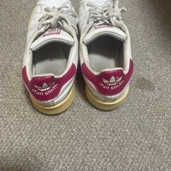 adidas スタンスミスの画像