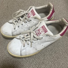 adidas スタンスミスの画像