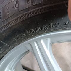 冬用タイヤ　ホイール付の画像