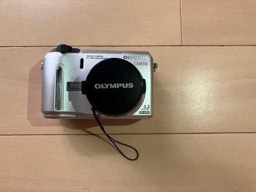 OLYMPUS C-740UltraZoom  ソフトケース、16MBXDカード、水中プロテクター付