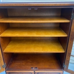 ●karimoku カリモク家具 コロニアル キャビネット  飾り棚の画像
