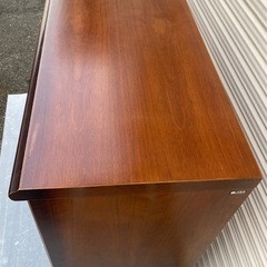 ●karimoku カリモク家具 コロニアル キャビネット  飾り棚の画像