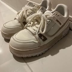 中古 スニーカー 24cm相当の画像