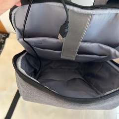 モバイルバッテリー端子付きリュックの画像
