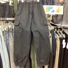 新品　ガールズ　カーゴパンツ　140㎝の画像