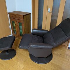 リクライニングチェアー　オットマン付きの画像