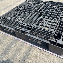 プラスチックパレット　メダカ容器直置き防止の画像