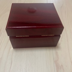 時計、アクセサリーボックスの画像