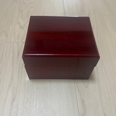 時計、アクセサリーボックスの画像