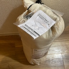 ニトリ オットマンとしても使える 洗える折りたたみスツール ベージュの画像