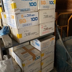 30cm角　玄関タイル　20枚入り100箱くらい　一枚20枚入り　新品の画像