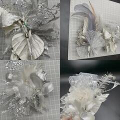 コサージュ ラメ フラワーコサージュ フォーマル 卒業式 ヘッドアクセサリー ウェディング　ヘッドドレス羽根飾り　髪飾り　シルバー系の画像