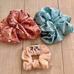 最終値下げ‼️【1つ80円】サンリオ、ちいかわ、タヌキとキツネ　シュシュの画像