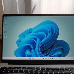 薄型ノートパソコンの画像