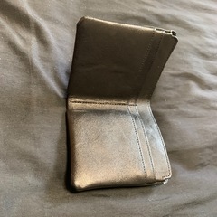 ほぼ新品　hmny 折りたたみ財布の画像