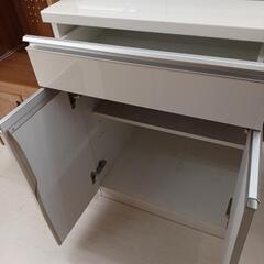 【ドリーム尾浜店】2枚扉食器棚　高橋木工所　WH　※キズ　スレあり　高さ(H)196cm× 幅(W)61cm× 奥行(D)51cmの画像