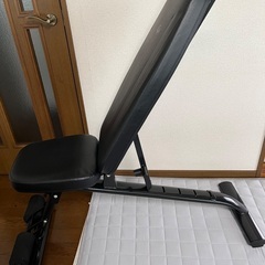 可変式ダンベルとトレーニングベンチですの画像