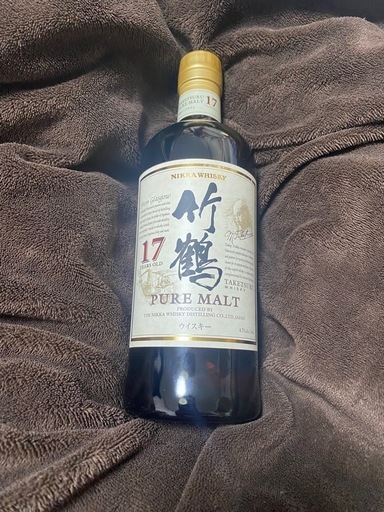 【新品未開栓】竹鶴17年　700ml ピュアモルト Amazon.co.jp: 未開栓NIKKA ニッカ 竹鶴 17年 ピュアモルト