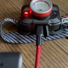 モバイルバッテリーとケーブルセットの画像
