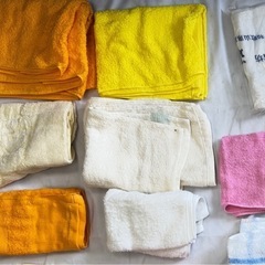 【一部未使用あり・まとめ売り】タオル大量セット／フェイスタオル中心・ハンドタオル/バスタオル混在／色柄いろいろ／日用品 生活雑貨 掃除用 介護用 まとめ 断捨離 業務用 来客用 ストックにも／写真のもの一式の画像