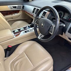 【個人出品】ジャガー　2014 XFの画像